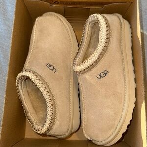 Ugg Tasman Mustard Seed Slippers Size 6